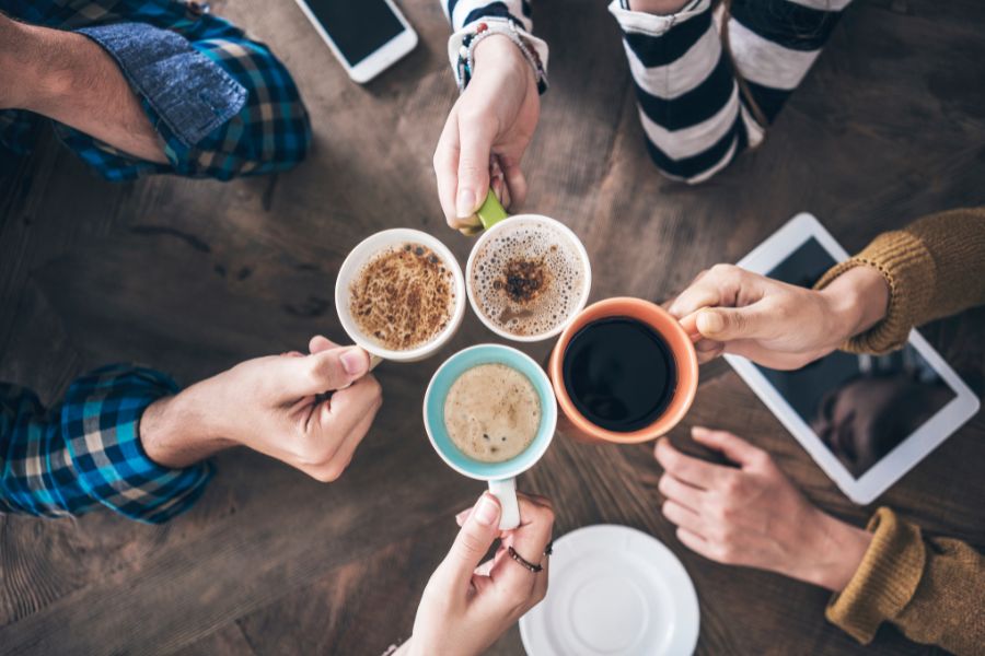 uống cà phê trước hay sau bữa ăn