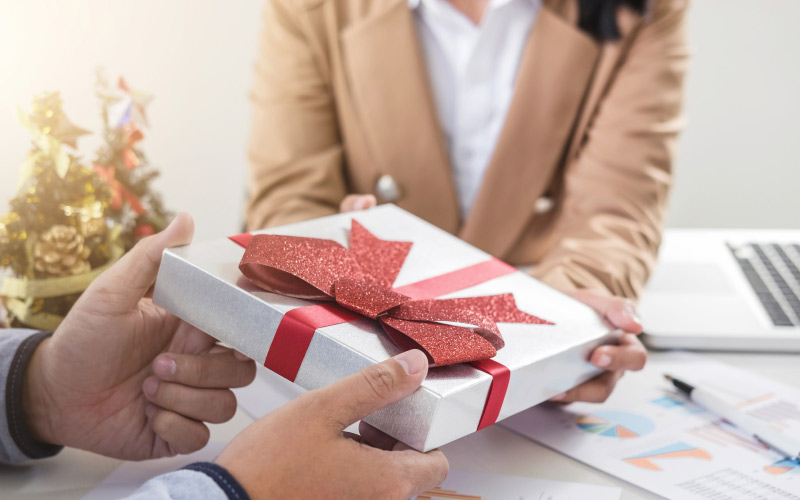 tặng quà sinh nhật gì cho sếp nữ