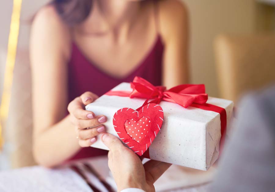 Quà sinh nhật cho bạn tra