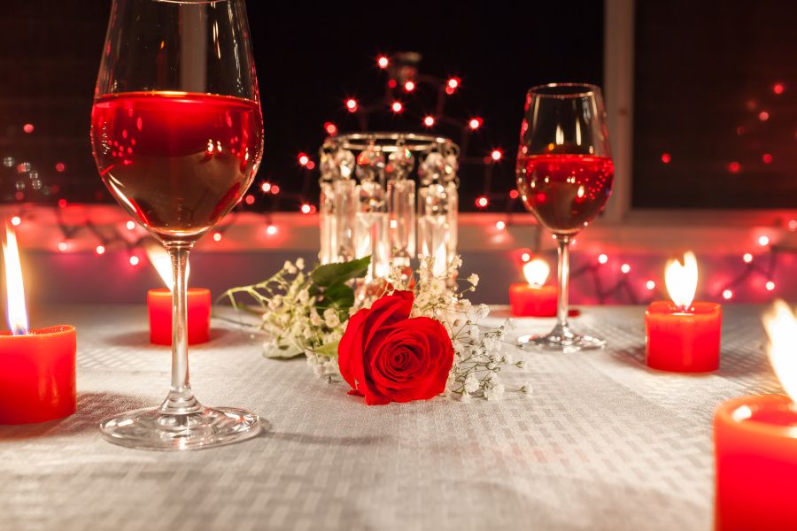 đặt bàn, đặt chỗ ngày Valentine