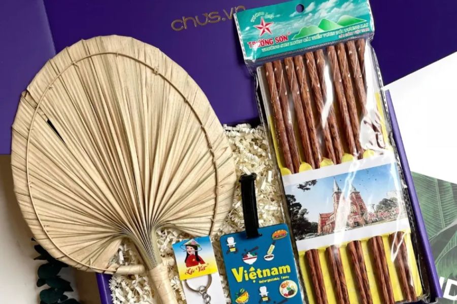 Món quà Việt Nam tặng bạn bè nước ngoài lần đầu gặp để lại dấu ấn không phai
