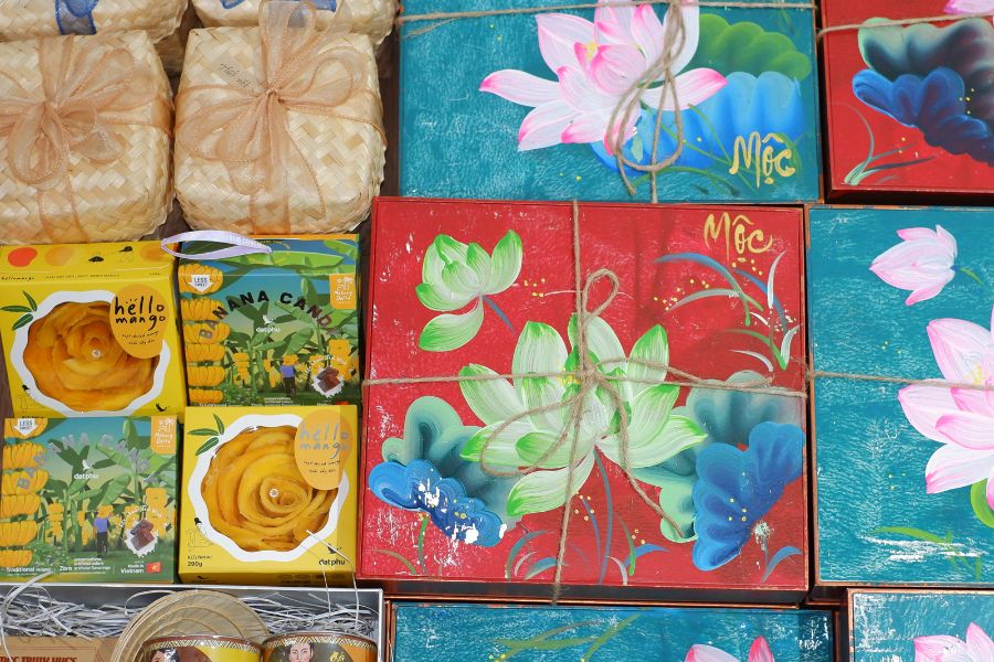 What Are The Best Authentic Vietnamese Corporate Gifts? Cultural Choice 2025