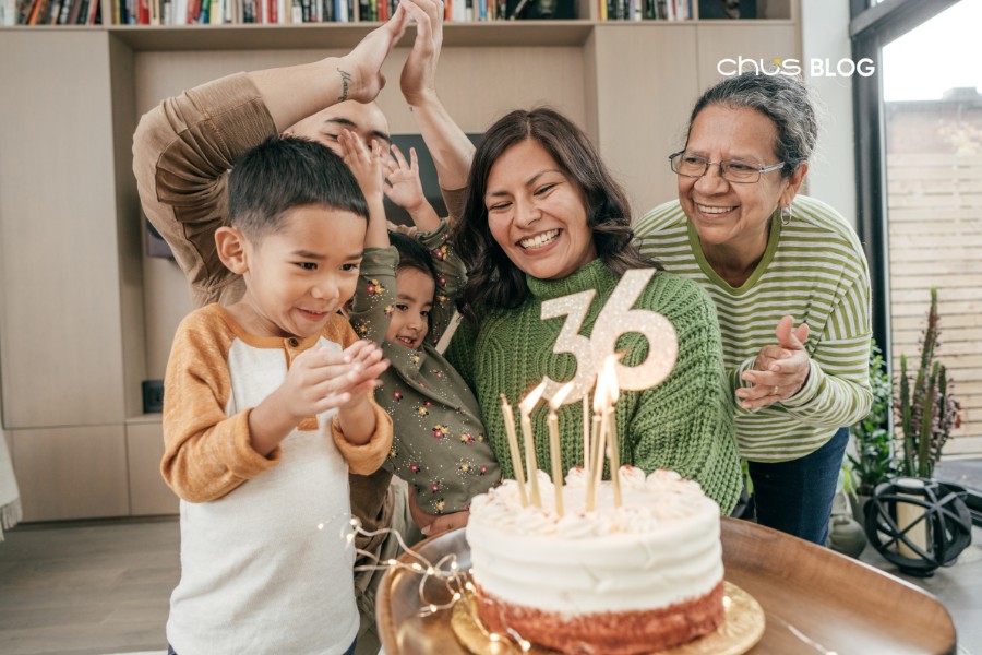 What birthday gifts for 30-year-old mom show true love?