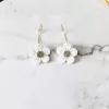 hoa tai đất sét hình bông hoa, phong cách nữ tính đáng yêu, màu sắc ngọt ngào, chất liệu đất sét bền đẹp