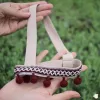 quai vải pom pom giữ bình nước, điểm nhấn tính tế cho bình nước, dễ dàng làm sạch, thiết kế gọn nhẹ và tinh tế, dễ dàng mang đi