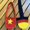 quai đựng ly bằng len quốc kỳ các nước,  chất liệu len bền chắc, kích thước phù hợp với mọi loại cốc, thân thiện môi trường