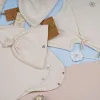 bộ quà tặng welcome baby, body chip kèm mũ, chất liệu sợi bông hữu cơ, không hóa chất, dùng được cho bé đến tận 6 tháng tuổi