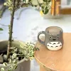 Chiếc cốc Totoro gốm sứ đáng yêu, được làm thủ công từ gốm sứ cao cấp, vừa là món phụ kiện đáng yêu, vừa là ý tưởng quà tặng cho nữ, quà tặng cho bé tuyệt vời.