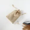 Hộp Trầm Hương Cao Cấp 100 Que là Trầm hương Việt Nam nguyên chất từ Quảng Nam, đựng trong hộp thiếc sang trọng, kèm đế cắm tinh tế