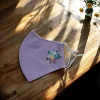 Khẩu Trang Thêu Tay Giỏ Hoa Hồng là món phụ kiện tươi tắn, đáng yêu, được làm từ vải linen thân thiện với môi trường và thiết kế dây đeo có thể điều chỉnh, mang đến sự thoải mái và phong cách trong từng chi tiết.