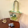 Túi Cói Green Leaf – Mang Cả Thiên Nhiên Về Cùng Bạn, một thiết kế túi cói phối da tinh tế, vừa là túi xách thân thiện môi trường vừa là phụ kiện thời trang bền vững, lý tưởng làm quà lưu niệm đầy ý nghĩa