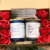 Set Quà Cặp Nến Thơm Trang Trí Ruy Băng xinh xắn, gửi đến người thương như một món quà sinh nhật ý nghĩa, với hộp quà nến thơm chỉn chu kèm thiệp in theo yêu cầu – lựa chọn hoàn hảo để làm quà tặng bạn gái