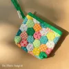 Ví "Em" - rung động với sự nhỏ nhắn đáng yêu, được ghép từ vải thủ công sáng tạo, với dây kéo tiện lợi, là phụ kiện phong cách cổ điển hoàn hảo làm quà cho bé và quà cho nữ