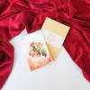 Thiệp Giấy "Xuân Cảnh" tái hiện sắc màu của thời hoàng kim qua những họa tiết truyền thống, không chỉ là một tấm thiệp nghệ thuật cao cấp mà còn là quà tặng thủ công tinh tế, mang đậm dấu ấn quà Việt Nam