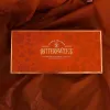 The "Rose" Valentine Gift Set, featuring 10 chocolate flavors as rich as your love, is the perfect romantic Valentine's gift box for your lover, filled with delicious Valentine's chocolate.