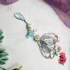 Set Quà "Định Duyên" là món lễ vật đính ước mang ý nghĩa nối kết duyên lành, với sợi Đồng Tâm Kết và liễn thư, là quà Valentine độc đáo và quà tặng phong thủy đầy ý nghĩa.