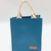 Túi Mua Sắm Vải Nhựa (18 x 20cm) mang phong cách trẻ trung, hiện đại, được làm từ vải Textilene bền đẹp, thích hợp làm túi shopping, túi đựng cơm văn phòng tiện lợi hoặc túi quà tặng sang trọng