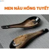 Thìa Gốm Sứ Hỏa Biến Dáng Cong, thăng hạng từng bữa ăn với sự tinh tế của muỗng gốm Bát Tràng cao cấp, là phụ kiện nhà hàng độc đáo và món quà lưu niệm Việt Nam ý nghĩa.