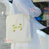 Túi tote thêu tên theo yêu cầu kèm họa tiết hoa hướng dương tạo nên phong cách rạng rỡ từng phút giây, được làm từ chất liệu canvas bền đẹp, là phụ kiện cá nhân hóa độc đáo và món quà sinh nhật ý nghĩa đầy sáng tạo.
