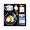 Hộp quà 'Royal Blue' với sắc xanh hoàng tộc quý phái, là set quà cao cấp gồm bộ chén đĩa tinh xảo cùng cà phê thượng hạng và trà Ô Long truyền thống, tạo nên món quà tặng doanh nghiệp đẳng cấp và quà sinh nhật ý nghĩa