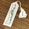 Bookmark thêu tay với họa tiết tinh tế, điểm xuyến nét duyên dáng cho từng trang sách, là món quà thủ công ý nghĩa dành tặng những tâm hồn yêu đọc.Bookmark thêu tay với họa tiết tinh tế, điểm xuyến nét duyên dáng cho từng trang sách, là món quà thủ công ý nghĩa dành tặng những tâm hồn yêu đọc.
