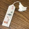 Bookmark thêu tay với họa tiết tinh tế, điểm xuyến nét duyên dáng cho từng trang sách, là món quà thủ công ý nghĩa dành tặng những tâm hồn yêu đọc.