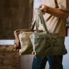 Túi xách đa năng SLSL có khả năng biến hóa linh hoạt theo nhu cầu, thiết kế đeo tiện lợi từ chất liệu canvas cao cấp, là phụ kiện du lịch thiết thực, món quà sinh nhật ý nghĩa và quà lưu niệm đặc trưng của Việt Nam