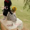 Túi tote thêu tên hoặc hình ảnh theo yêu cầu thể hiện trọn vẹn phong cách cá nhân, túi canvas phối cói có khóa kéo làm quà tặng cá nhân hóa và quà sinh nhật độc đáo.