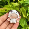 Ghim cài đất sét 'Thỏ Puppy' khiến bạn tan chảy với sự ngộ nghĩnh đáng yêu, thiết kế vừa là ghim cài áo tinh tế vừa là phụ kiện cài túi xách dễ thương, được làm thủ công từ đất sét cao cấp, tạo nên món quà tặng thủ công độc đáo đầy tâm huyết.