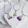 Vòng cổ hoa păng xê ép khô lưu nét thiên nhiên vĩnh cửu là dây chuyền hoa thật độc đáo, làm món phụ kiện thủ công lý tưởng hay quà sinh nhật cho nữ