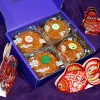 Hộp quà Trung Thu Đơn Nguyệt mang ý nghĩa đoàn viên, gồm 4 bánh Trung Thu 1 trứng cao cấp, thích hợp làm quà biếu hay quà tặng doanh nghiệp.