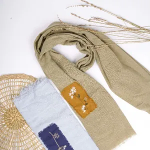 khăn quàng cổ thêu tay, khăn choàng vải lanh mềm mịn, phụ kiện thời trang, phụ kiện handmade, quà tặng ấm áp cho mùa đông, thủ công, hoa tiến brocade, chus
