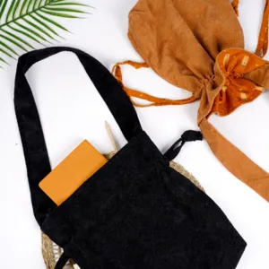 túi linen thêu hoa thủ công, chất liệu bền đẹp, thiết kế độc đáo, điểm nhấn cho trang phục hàng ngày