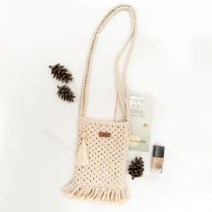 túi macrame đeo chéo tua rua, thiết kế nhỏ xinh, chất liệu cotton tự nhiên, phong cách tự do và phóng khoáng, phụ kiện đi biển