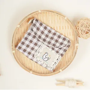 túi thêu caro handmade, họa tiết caro dễ thương, form túi nhỏ gọn, phong cách trẻ trung năng động, dễ phối đồ
, handmade, tòhe, chus
