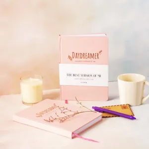 sổ tay daydreamer, màu hồng nữ tính, kích thước nhỏ gọn, trang giấy mịn, viết êm ái, sổ tay chất lượng cao