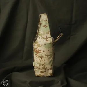 1-strap camouflage bottle holder, military style, protects the water bottle from impact, ideal gift for men