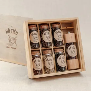 peppercorn wooden gift box, 6 types of pepper with pepper mill, set of 6 gifts, set of 6 types of pepper, fragrant and spicy forest pepper