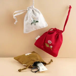 túi rút linen thêu tay, thiết kế tiện lợi và nhỏ gọn, chất liệu lien mềm mịn, hoạ tiết thêu tay tỉ mỉ, đựng vật dụng cá nhân