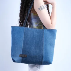 "túi tote size lớn từ jeans tái chế, form to rộng rãi, quai đeo jeans êm ái,phù hợp cả đi làm và đi chơi
, thiết kế, bông bay bay, chus"