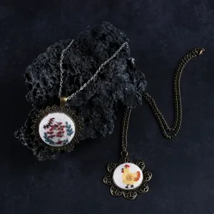 vòng cổ mặt đồng hình hoa phối linen thêu tay, khung đồng sang trọng, hơi hướng cổ điển, kích thước lớn, phụ kiện nổi bật và độc đáo