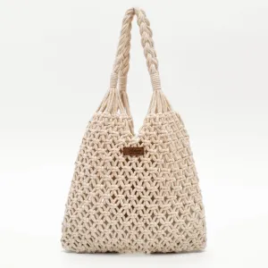 macrame net bag, vintage-inspired design, light and feminine style, simple design, beautiful beach accessory