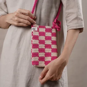 peony crochet phone bag, compact and convenient accessory. available in various colors, eye-catching design, sturdy product