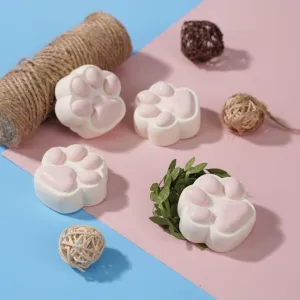 paw shaped handmade soap, cute design, refreshing peppermint essential oil, moisturizes the skin, calms the mind, organic soap