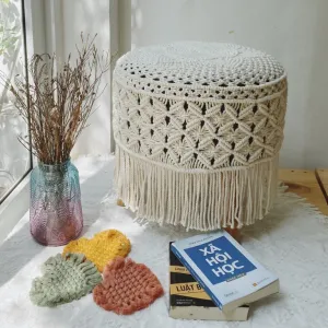 bọc ghế đôn macrame, hoạ tiết ấn tượng, chất liệu mộc mạc, có thể giặt máy, tạo điểm nhấn cho căn phòng