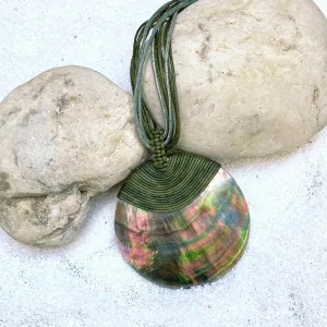 black mussel shell necklace, natural black mother of pearl material, bold adventure design, unique color-changing effect