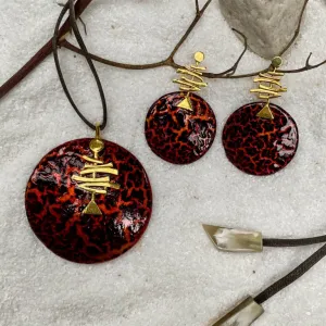 solar earrings & necklace, lacquer to wear collection, inspired by the radiant sun, strong style, striking and stylish accents