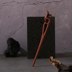 peacock wooden hair stick, soft and beautiful curves, high-quality wood material, natural wood grain, elegance and class