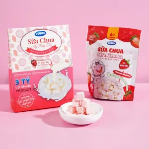 strawberry flavored freeze dried yogurt cubes, freeze-dried yogurt, strawberry dried yogurt, dried yogurt for kids, cold-dried yogurt bites