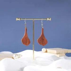hoa tai gỗ lá rẻ quạt, thiết kế độc đáo, tạo ấn tượng người đối diện, phong cách cá tính và trẻ trung, chất liệu thân thiện môi trường